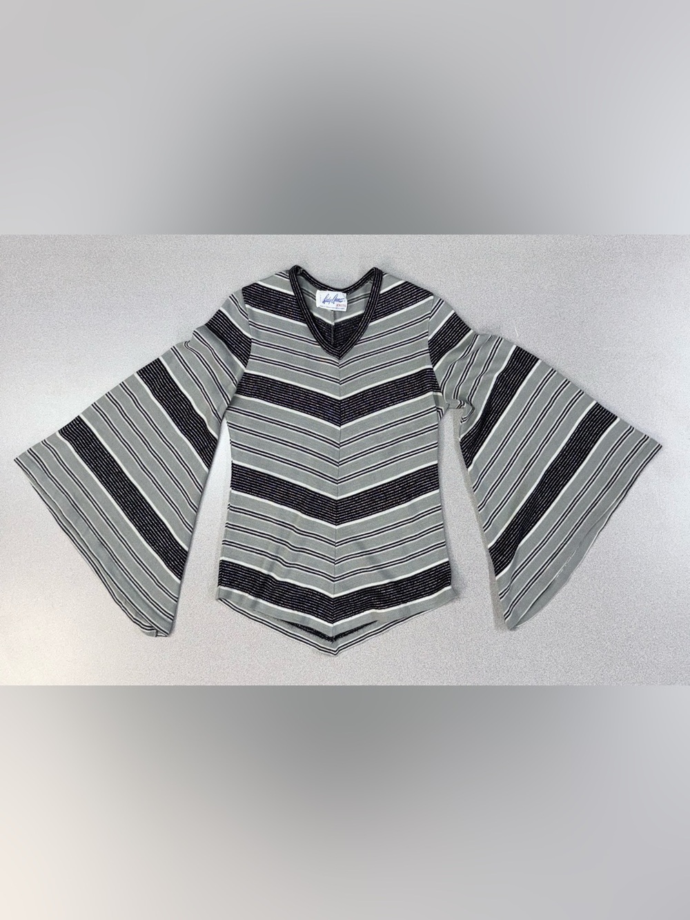 Vintage Lady Anne Knits Bell Sleeve Stripe Silver Sparkle V-Neck V-Hem Blouse